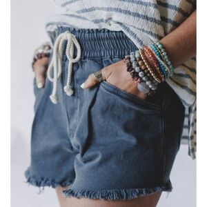Three Birds Nest "Open Sunroof Frayed Shorts" Zenana Brand